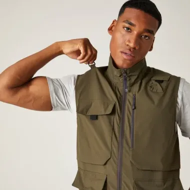 REGATTA CHALECO TRAVEL VERDE HOMBRE FRONTAL,ARISTARUN