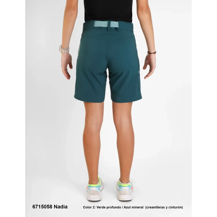 SPHERE PRO PANTALÓN CORTO NADIA VERDE MUJER TRASERA,ARISTARUN