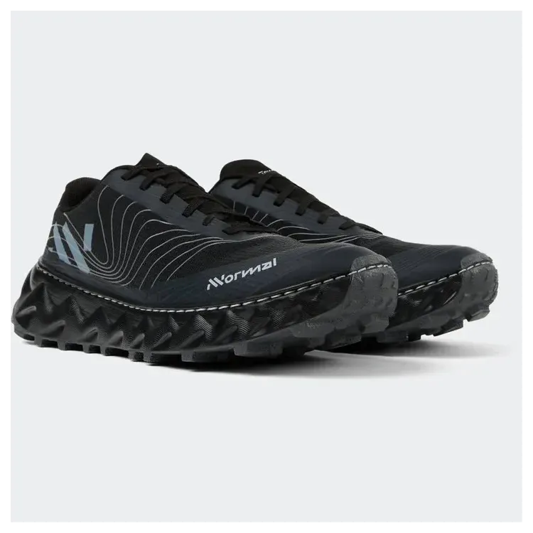 NNORMAL TOMIR 2.0 BLACK ZAPÀTILLAS TRAIL RUNNING UNISEX VISTA PAREJA,ARISTARUN