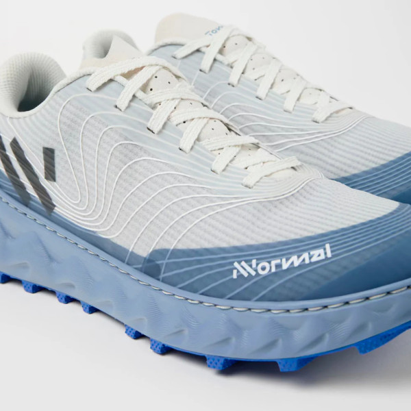NNORMAL TOMIR 2.0 AZUL ZAPATILLAS TRAIL RUNNING UNISEX VISTA PAR,ARISTARUN