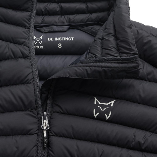 ALTUS CHAQUETA DOFOUR PLUMA ANTRACITA MUJER DETALLE, ARISTARUN