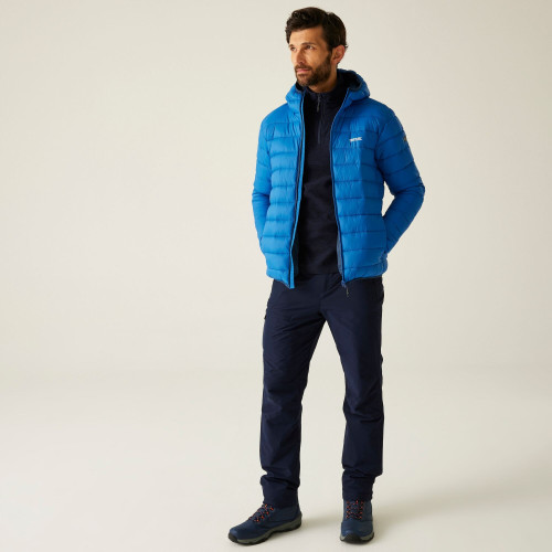 REGATTA MARIZION CHAQUETA ACOLCHADA HOMBRE AZUL MODELO DE PIE, ARISTARUN