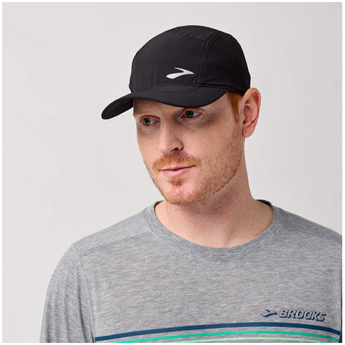 BROOKS JOURNEY HAT NEGRO GORRA RUNNING VISTA DELANTERA,ARISTARUN
