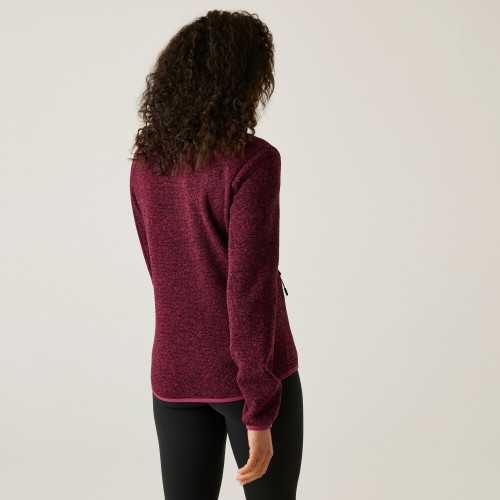 REGATTA NEWHILL ROJO POLAR MUJER ESPALDA MODELO, ARISTARUN