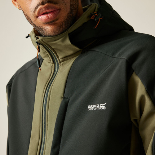 REGATTA HEWITTS VERDE NEGRO CHAQUETA SOFTSHELL HOMBRE VISTA DELANTERA,ARISTARUN