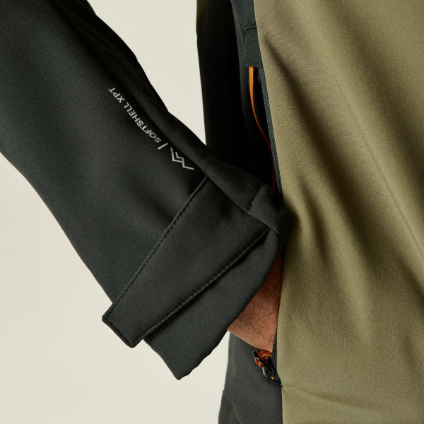 REGATTA HEWITTS VERDE NEGRO CHAQUETA SOFTSHELL HOMBRE VISTA INFERIOR,ARISTARUN