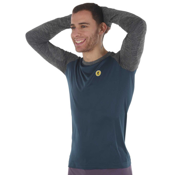 PIMIENTO NEGRO CAMISETA TERMORREGULADORA AZUL OSCURO VISTA PERFIL DELANTERA, ARISTARUN