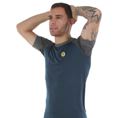 PIMIENTO NEGRO CAMSIETA TERMORREGULADORA AZUL MANGA CORTA UNISEX VISTA FRONTAL,ARISTARUN