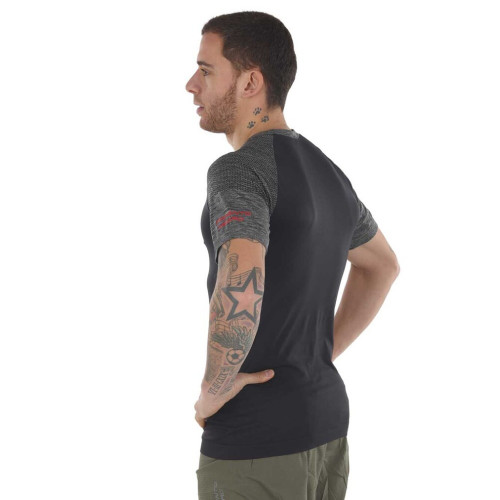 PIMIENTO NEGRO CAMSIETA TERMORREGULADORA NEGRO MANGA CORTA UNISEX VISTA LATERAL,ARISTARUN