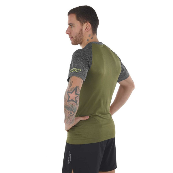 PIMIENTO NEGRO CAMSIETA TERMORREGULADORA VERDE MANGA CORTA UNISEX VISTA LATERAL,ARISTARUN