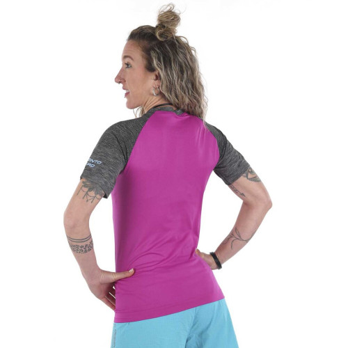 PIMIENTO NEGRO CAMSIETA TERMORREGULADORA VOILETA MANGA CORTA UNISEX VISTA ANTERIOR,ARISTARUN