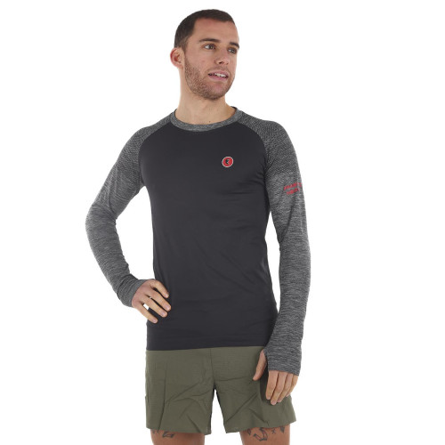 PIMIENTO NEGRO CAMISETA TERMORREGULADORA NEGRA GRIS VISTA DELANTERA HOMBRE, ARISTARUN