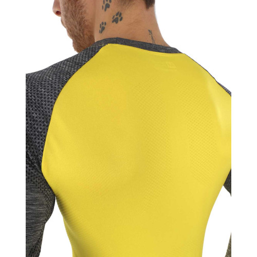 PIMIENTO NEGRO CAMISETA TERMORREGULADORA AMARILLO GRIS UNISEX VISTA ESPALDA, ARISTARUN