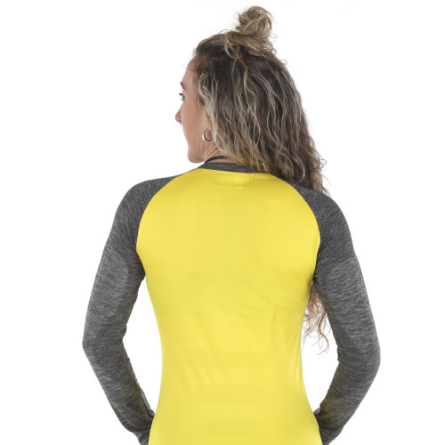 PIMIENTO NEGRO CAMISETA TERMORREGULADORA AMARILLO GRIS UNISEX VISTA ESPALDA, ARISTARUN
