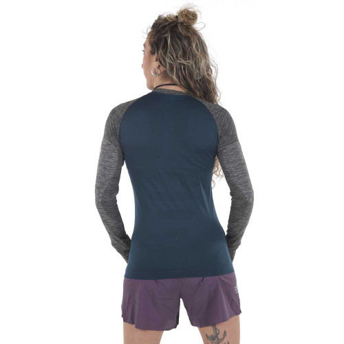 PIMIENTO NEGRO CAMISETA TERMORREGULADORA AZUL OSCURO VISTA PERFIL TRASERA, ARISTARUN