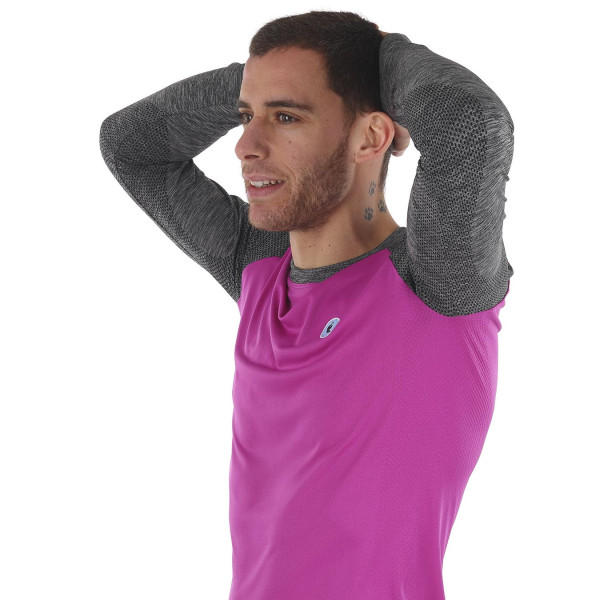 PIMIENTO NEGRO CAMISETA TERMORREGULADORA MORADO GRIS VISTA PERFIL HOMBRE, ARISTARUN