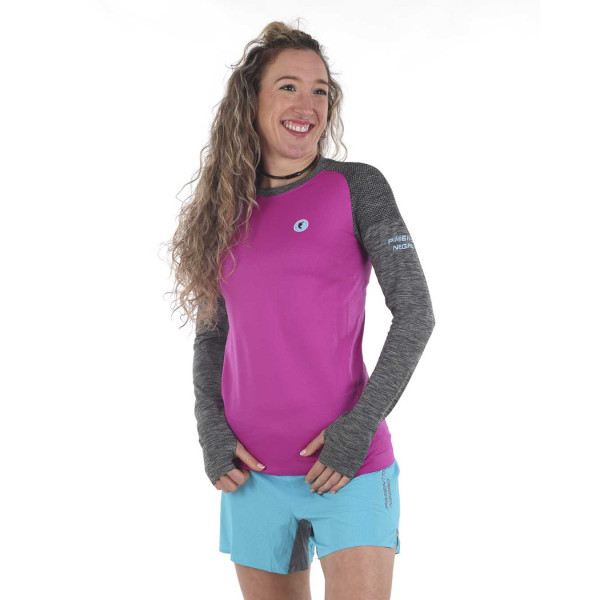 PIMIENTO NEGRO CAMISETA TERMORREGULADORA MORADO GRIS VISTA FRONTAL MUJER, ARISTARUN