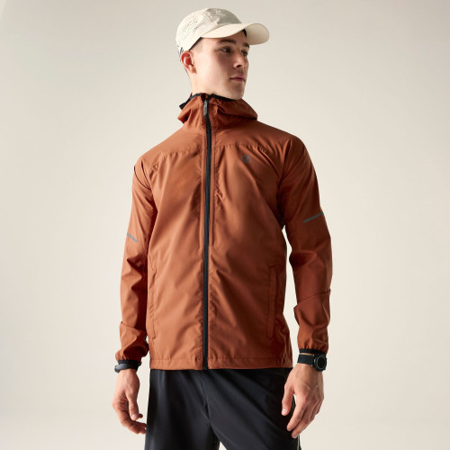 DARE2B ULTRALITE MARRON CHAQUETA IMPERMEABLE HOMBRE PORTADA, ARISTARUN