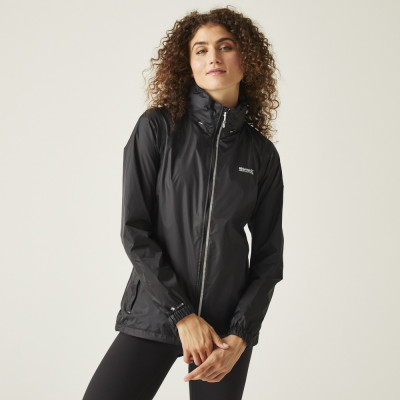 REGATTA CORINNE IV NEGRO CHAQUETA IMPERMEABLE VISTA FRONTAL, ARISTARUN 2
