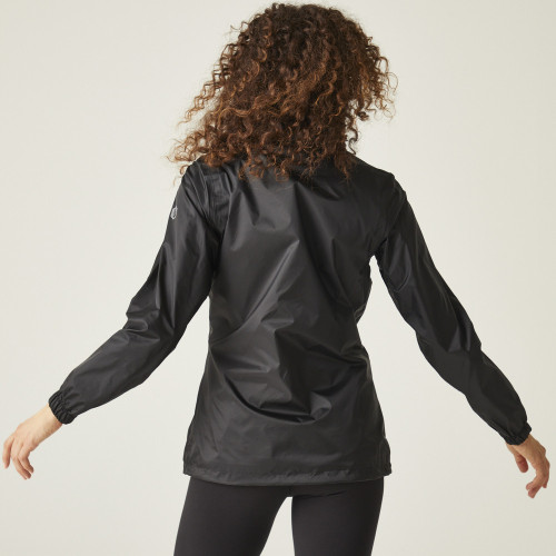 REGATTA CORINNE IV NEGRO CHAQUETA IMPERMEABLE VISTA ESPALDA2, ARISTARUN