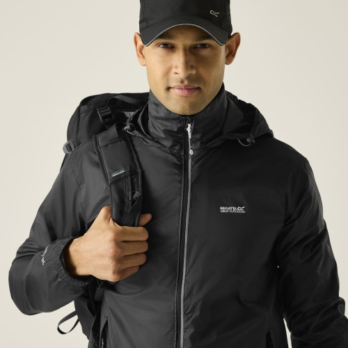 REGATTA LYLE IV  NEGRA CHAQUETA  IMPERMEABLE VISTA AMPLIADA, ARISTARUN