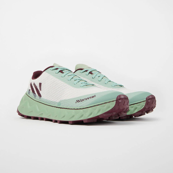 NNORMAL TOMIR 2.0 VERDE BLANCA ZAPATILLAS TRAIL RUNNING UNISEX VISTA PERFIL,ARISTARUN