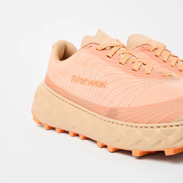 NNORMAL TOMIR 2.0 ORANGE ZAPATILLAS TRAIL UNISEX VISTA LATERAL,ARISTARUN