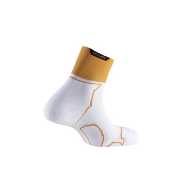 LURBEL DESAFIO THREE CALCETINES TRAIL BLANCO AMARILLO VISTA DELANTERA, ARISTARUN 2