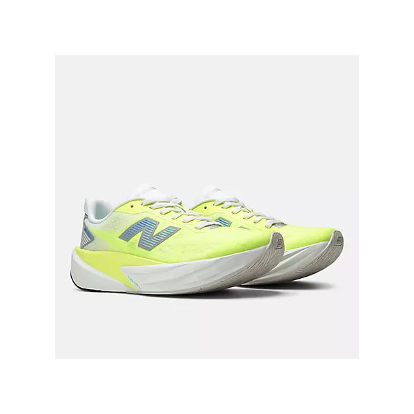 NEW BALANCE FUELCELL REBEL v5 BLANCO AMARILLO ZAPATILLAS RUNNING MUJER VISTA PERFIL PAR, ARISTARUN