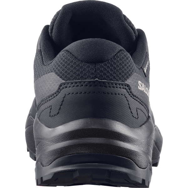 SALOMON OUTSCAPE GTX NEGRA ZAPATILLAS TREKKING MUJER VISTA TALÓN, ARISTARUN