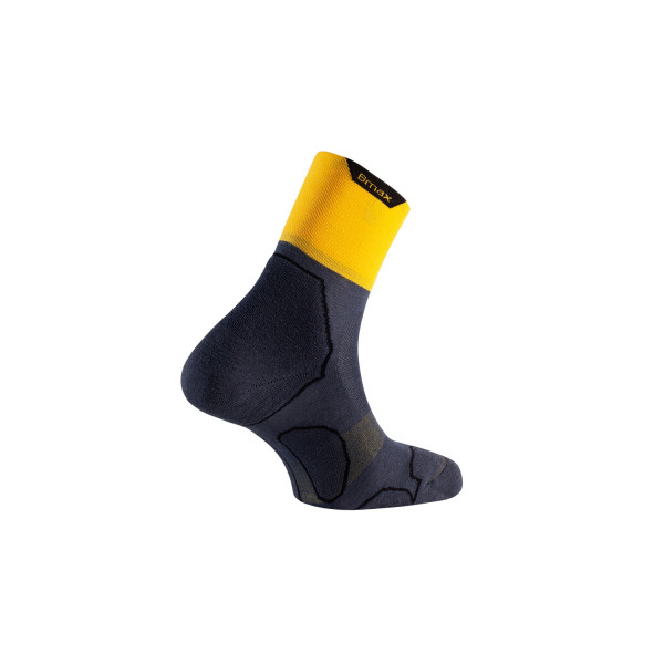 LURBEL DESAFÍO FOUR GRIS AMARILLO CALCETINES TRAIL RUNNING VISTA TRASERA, ARISTARUN