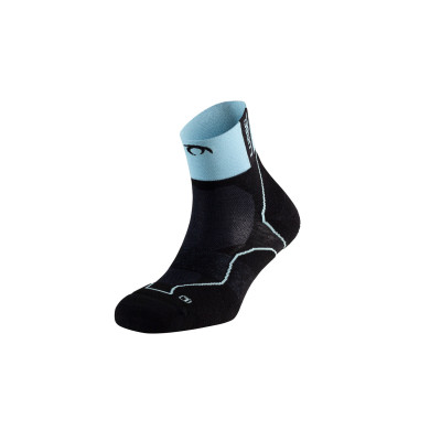 LURBEL DESAFÍO THREE NEGRO AZUL CALCETINES TRAIL RUNNING VISTA DELANTERA, ARISTARUN
