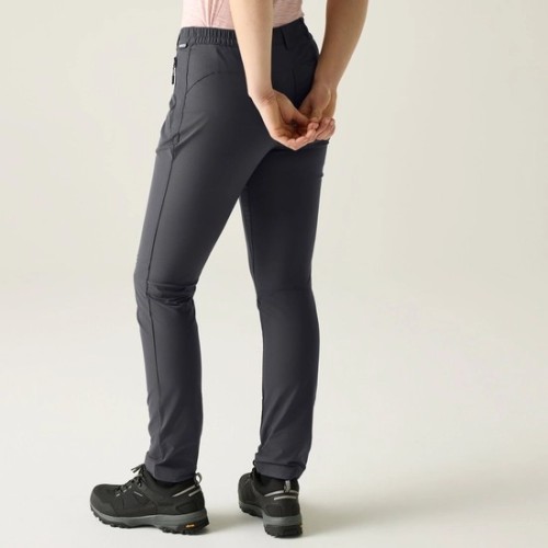 REGATTA HIGHTON II GRIS OSCURO PANTALONES TREKKING MUJER VISTA TRASERA, ARISTARUN