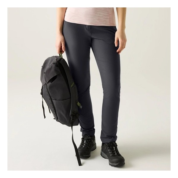 REGATTA HIGHTON II GRIS OSCURO PANTALONES TREKKING MUJER VISTA FRONTAL 3, ARISTARUN