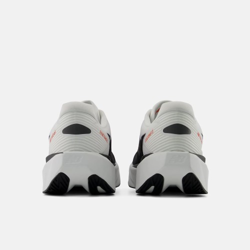 NEW BALANCE FUELCELL REBEL V5 WHITE NEO FLAME TÊNIS DE CORRIDA MASCULINO