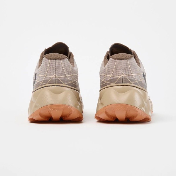 NNORMAL TOMIR 2.0 BROWN ZAPATILLAS TRAIL UNISEX VISTA TRASERA,ARISTARUN
