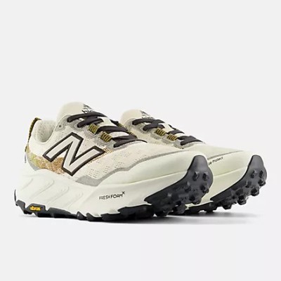 NEW BALANCE FRESH FOAM X HIERRO V9 BEIGE ZAPATILLAS TRAIL MUJER VISTA EXTERIOR,ARISTARUN 2