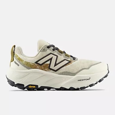 NEW BALANCE FRESH FOAM X HIERRO V9 BEIGE ZAPATILLAS TRAIL MUJER VISTA EXTERIOR,ARISTARUN