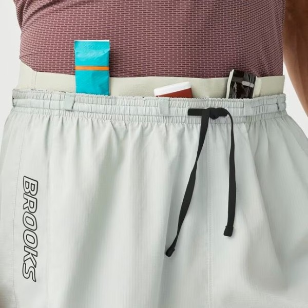BROOKS CASCADIA SHORT PANTALONES CORTOS HOMBRE VISTA FRONTAL AMPLIADA, ARISTARUN