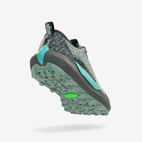ATOM TERRA V3 MATLE GREEN ZAPATILLAS TRAIL MUJER VISTA TRASERA,ARISTARUN