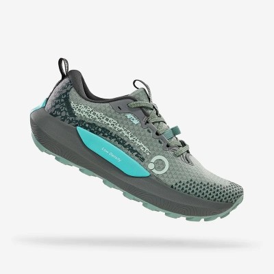 ATOM TERRA V3 MATLE GREEN ZAPATILLAS TRAIL MUJER VISTA EXTERIOR,ARISTARUN