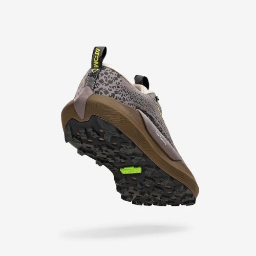 ATOM TERRA V3 DESERT SAND ZAPATILLAS TRAIL MUJER VISTA TRASERA,ARISTARUN