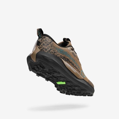 ATOM TERRA V3 GOLDEN DARK ZAPATILLAS TRAIL HOMBRE VISTA TRASERA,ARISTARUN